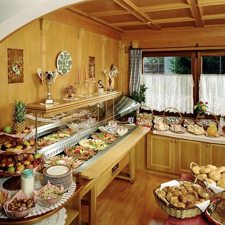Hotel St. Justina Hof 阿皮亚诺苏拉斯特拉达 外观 照片