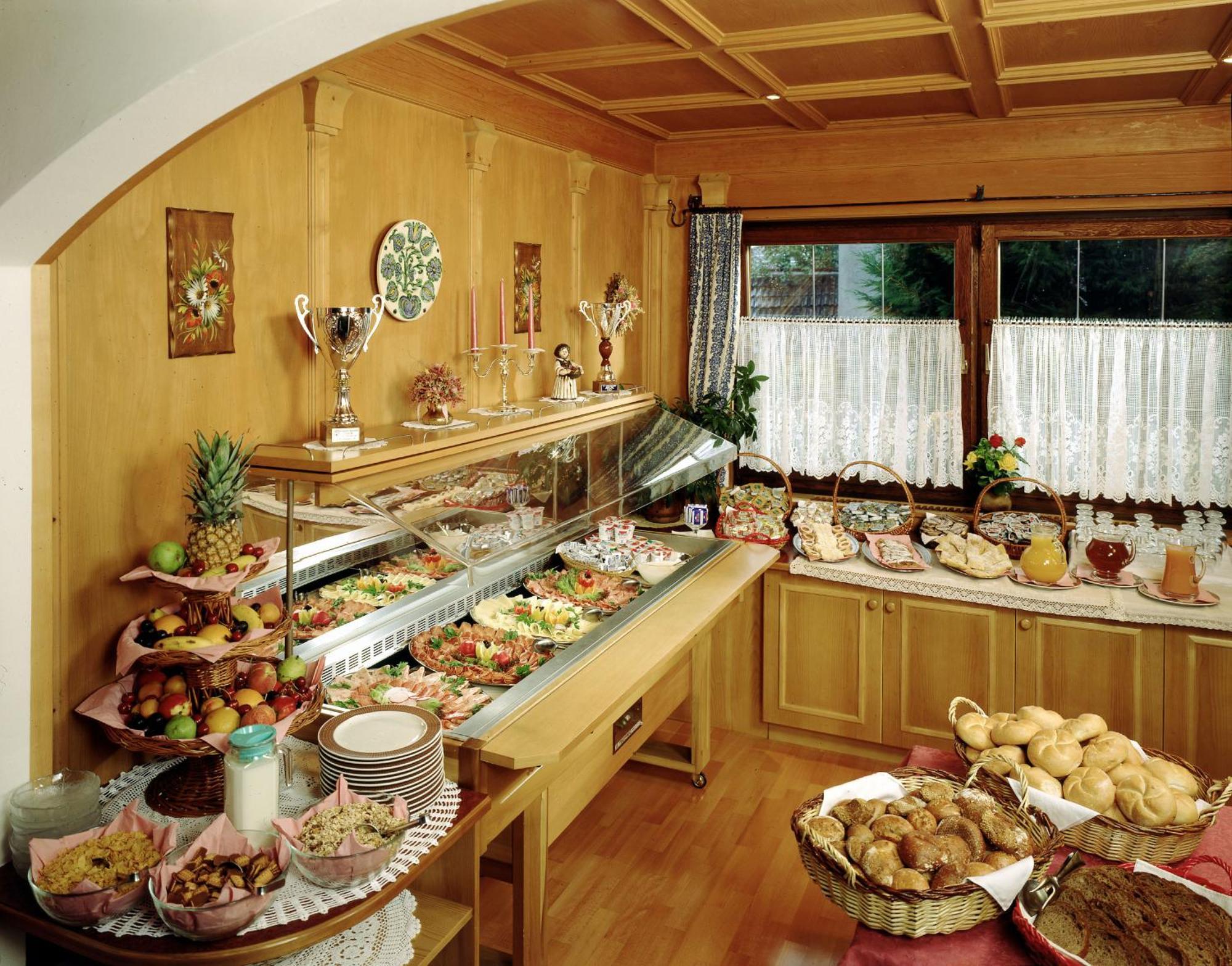 Hotel St. Justina Hof 阿皮亚诺苏拉斯特拉达 外观 照片